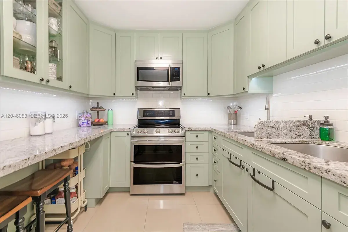 5750 Collins Ave # 3J, Miami Beach FL 33140