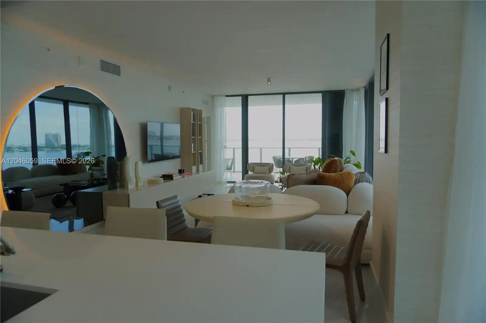 725 NE 24 St # 401, Miami FL 33137
