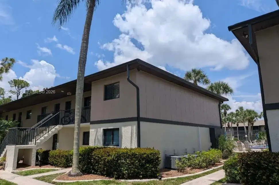 1210 HALL RD # 208, Other City - In The State Of Florida FL 33903 photo 3