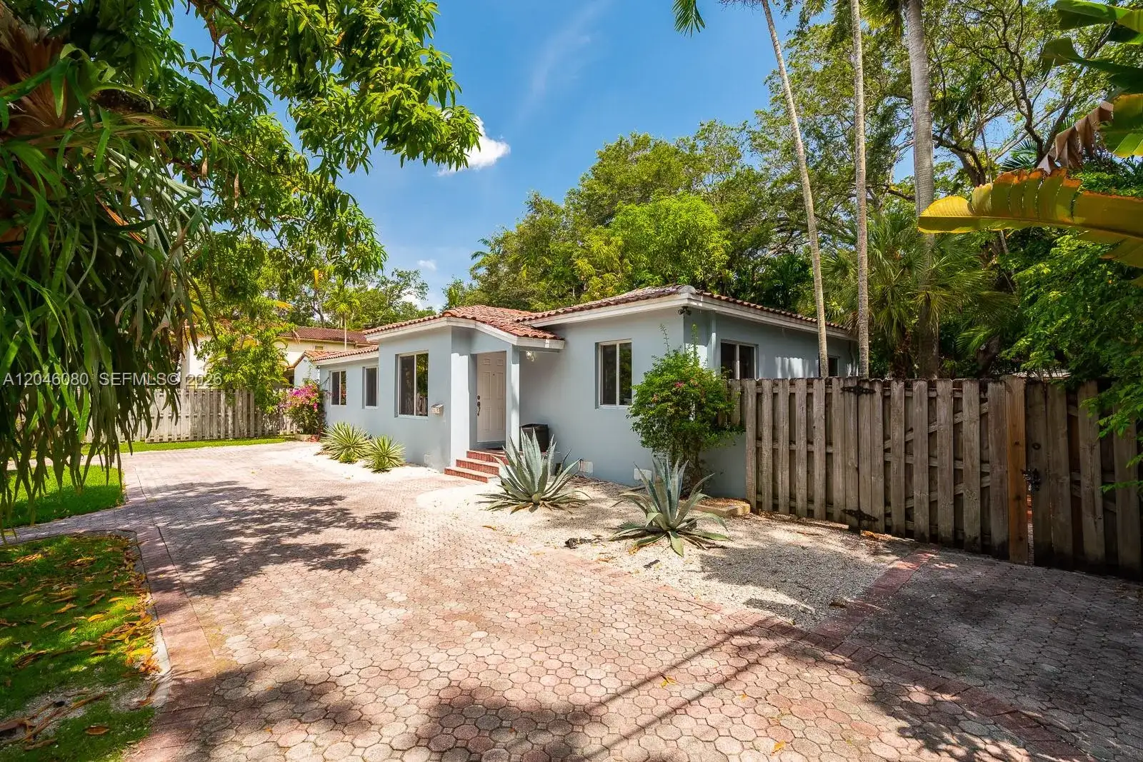 2215 Tequesta Ln, Miami FL 33133 photo 2