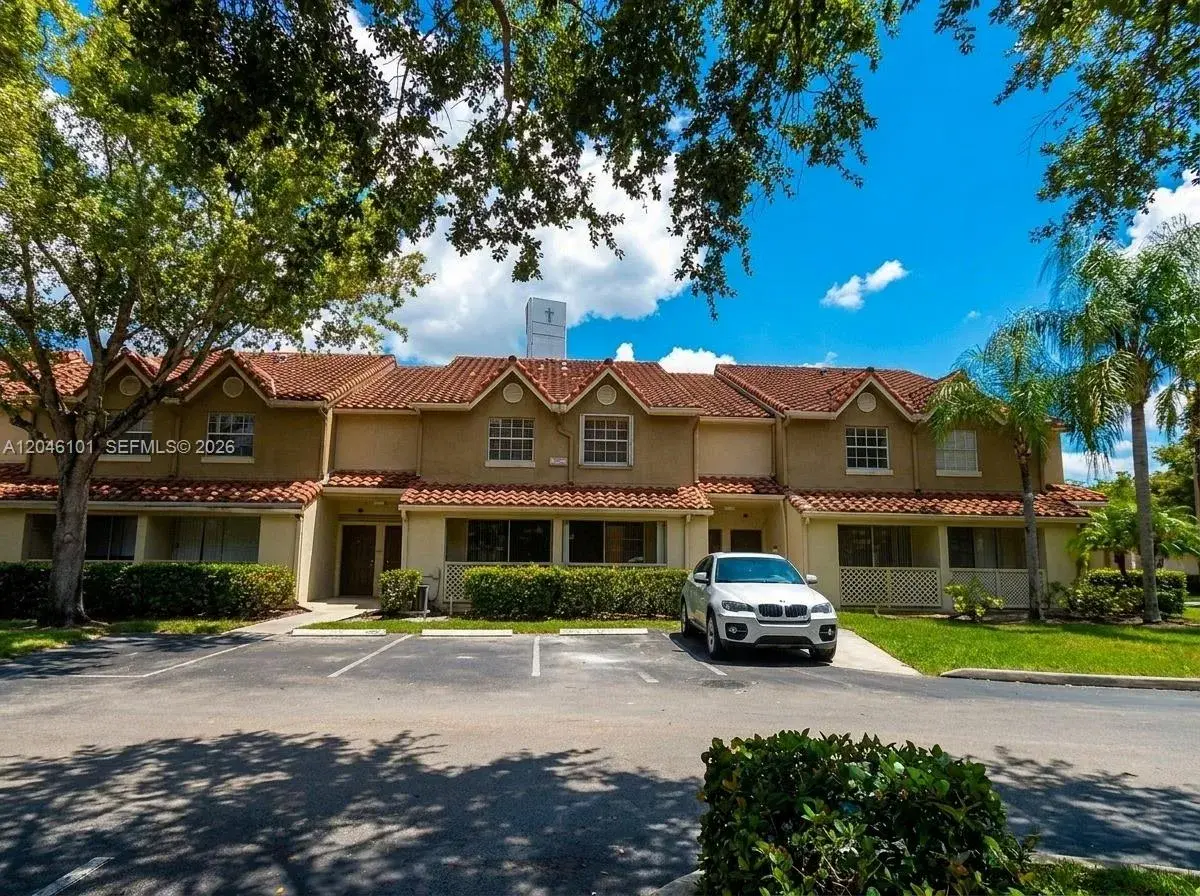 18338 NW 68th Ave # D, Hialeah FL 33015