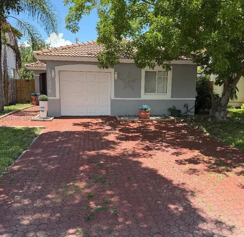 19554 NW 79th Pl, Hialeah FL 33015