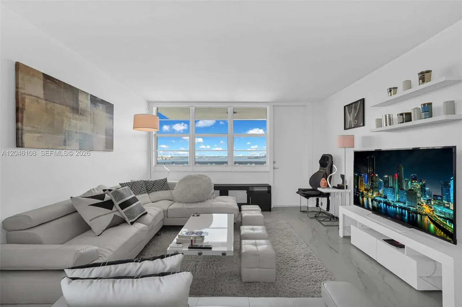 2016 Bay Dr # 808, Miami Beach FL 33141