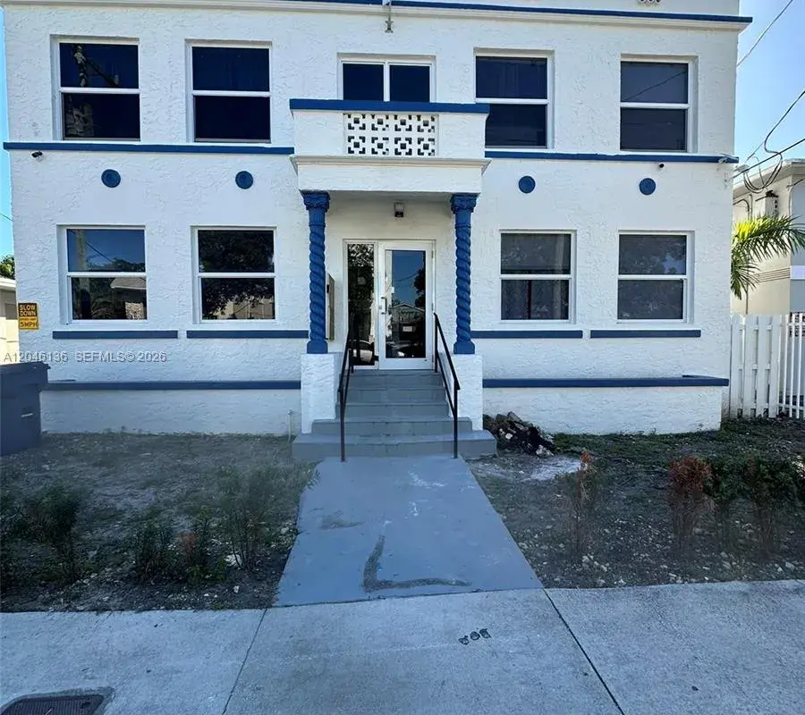 1450 SW 4th St # 4, Miami FL 33135