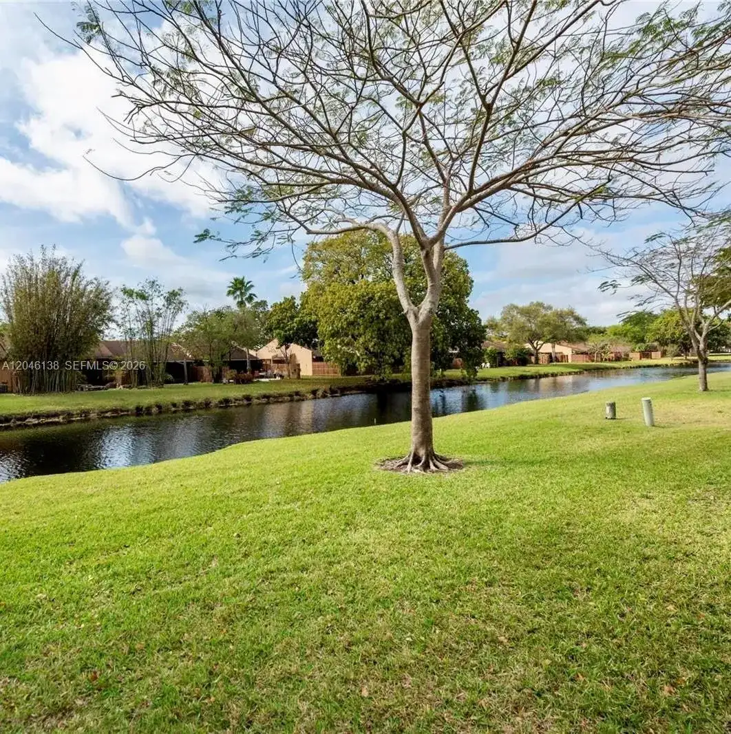 7924 NW 10th St, Plantation FL 33322 photo 3