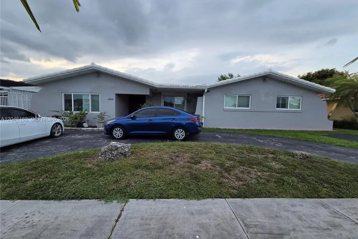 10321 SW 17th St, Miami FL 33165