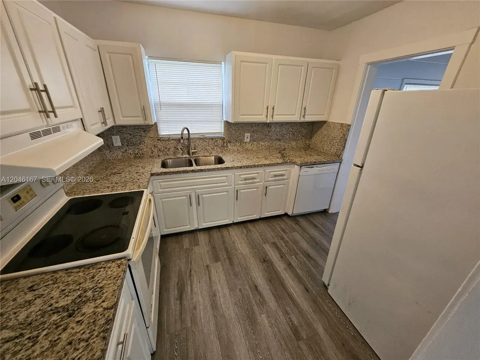 2121 NW 28th St, Oakland Park FL 33311