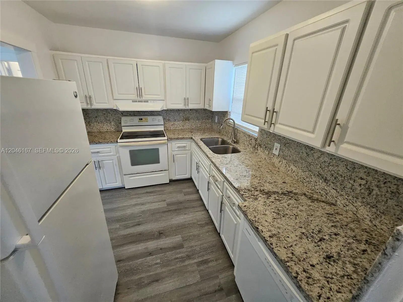 2121 NW 28th St, Oakland Park FL 33311
