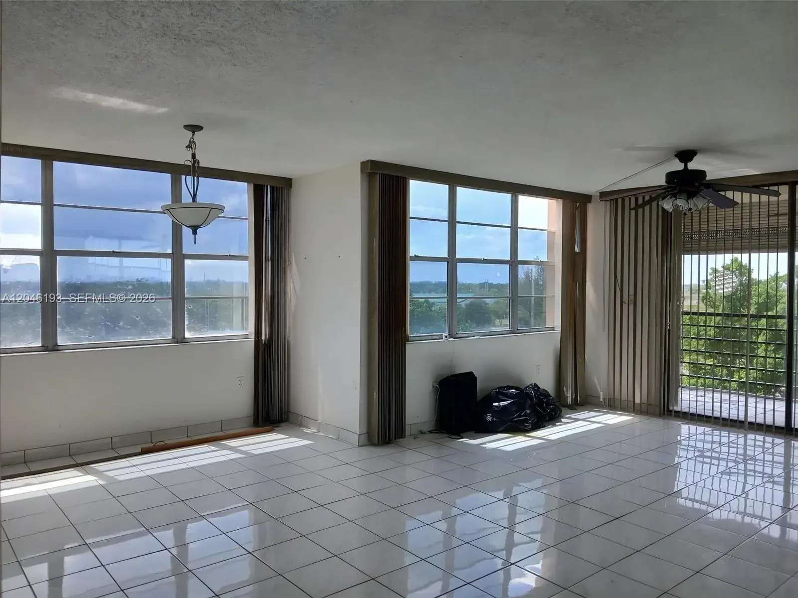 1100 Saint Charles Pl # 719, Pembroke Pines FL 33026