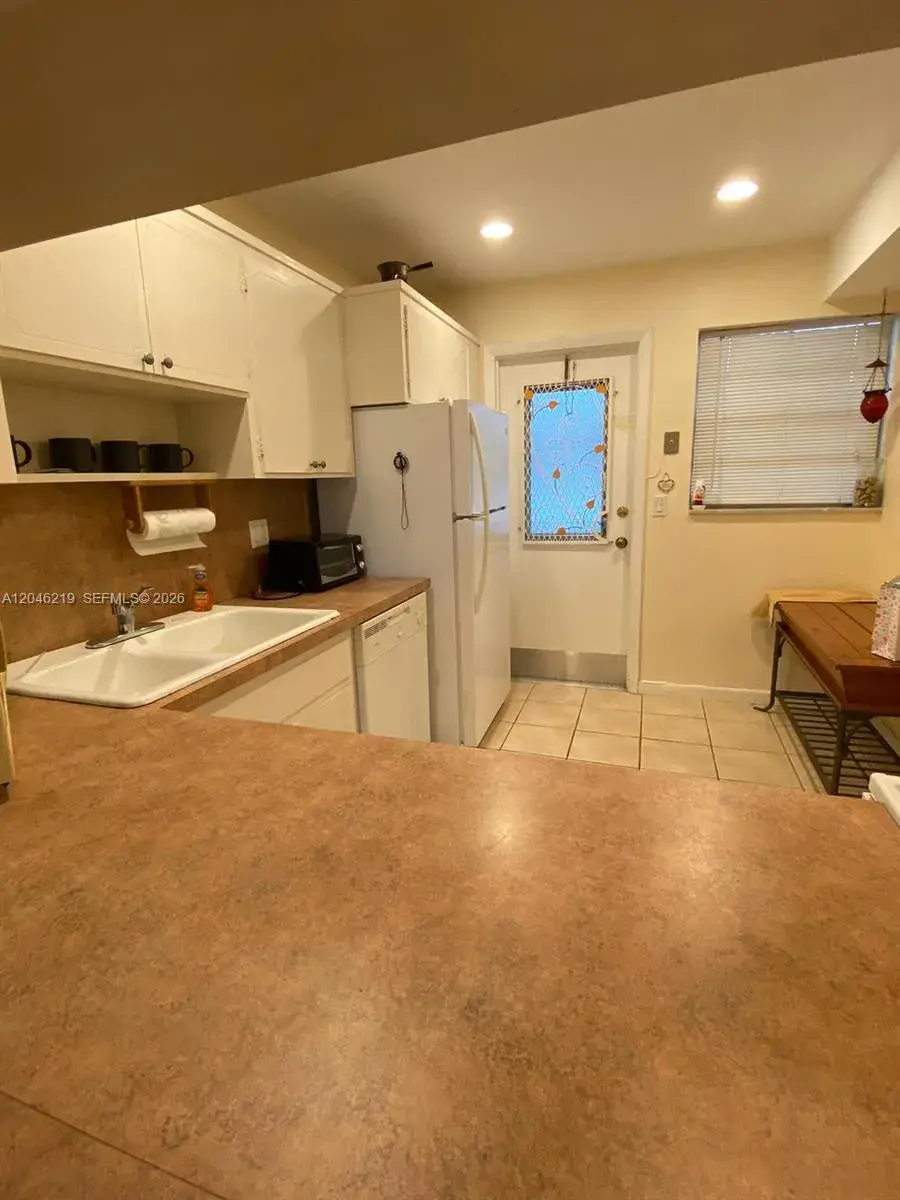 330 SE 2nd St # 403F, Hallandale Beach FL 33009