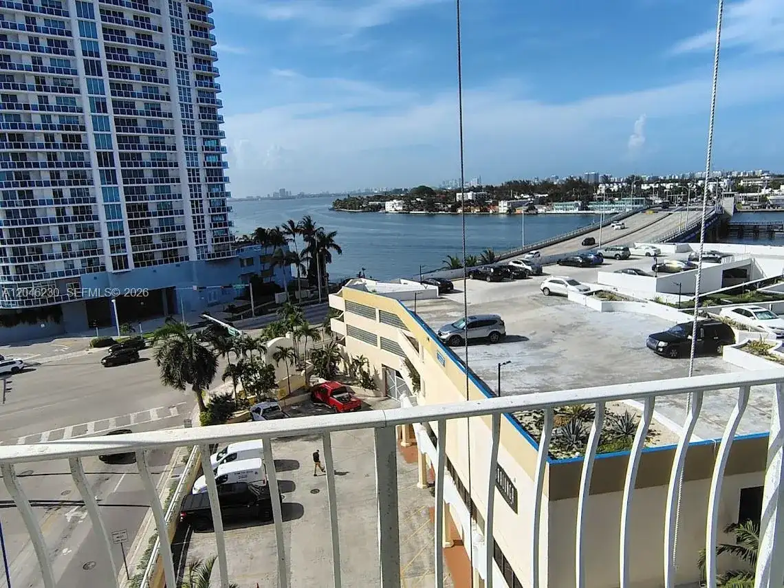 7601 E Treasure Dr # 811, North Bay Village FL 33141 photo 2