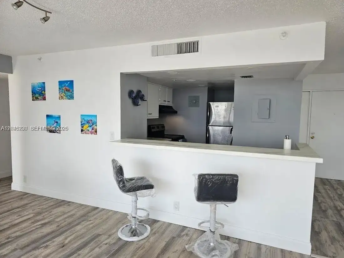 7601 E Treasure Dr # 811, North Bay Village FL 33141 photo 4