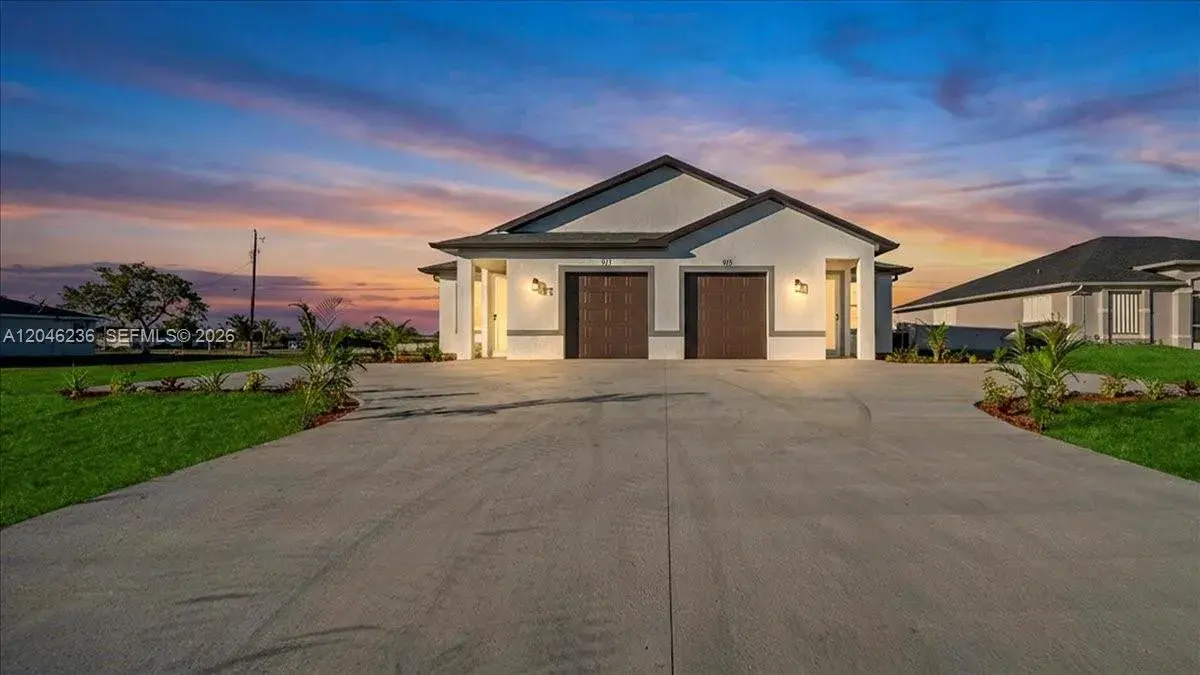 1812/1814 NE 8th PL, Cape Coral FL 33909
