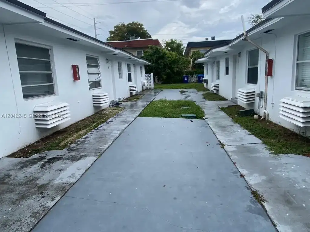 16120 NE 19th Pl # 3, North Miami Beach FL 33162 photo 2