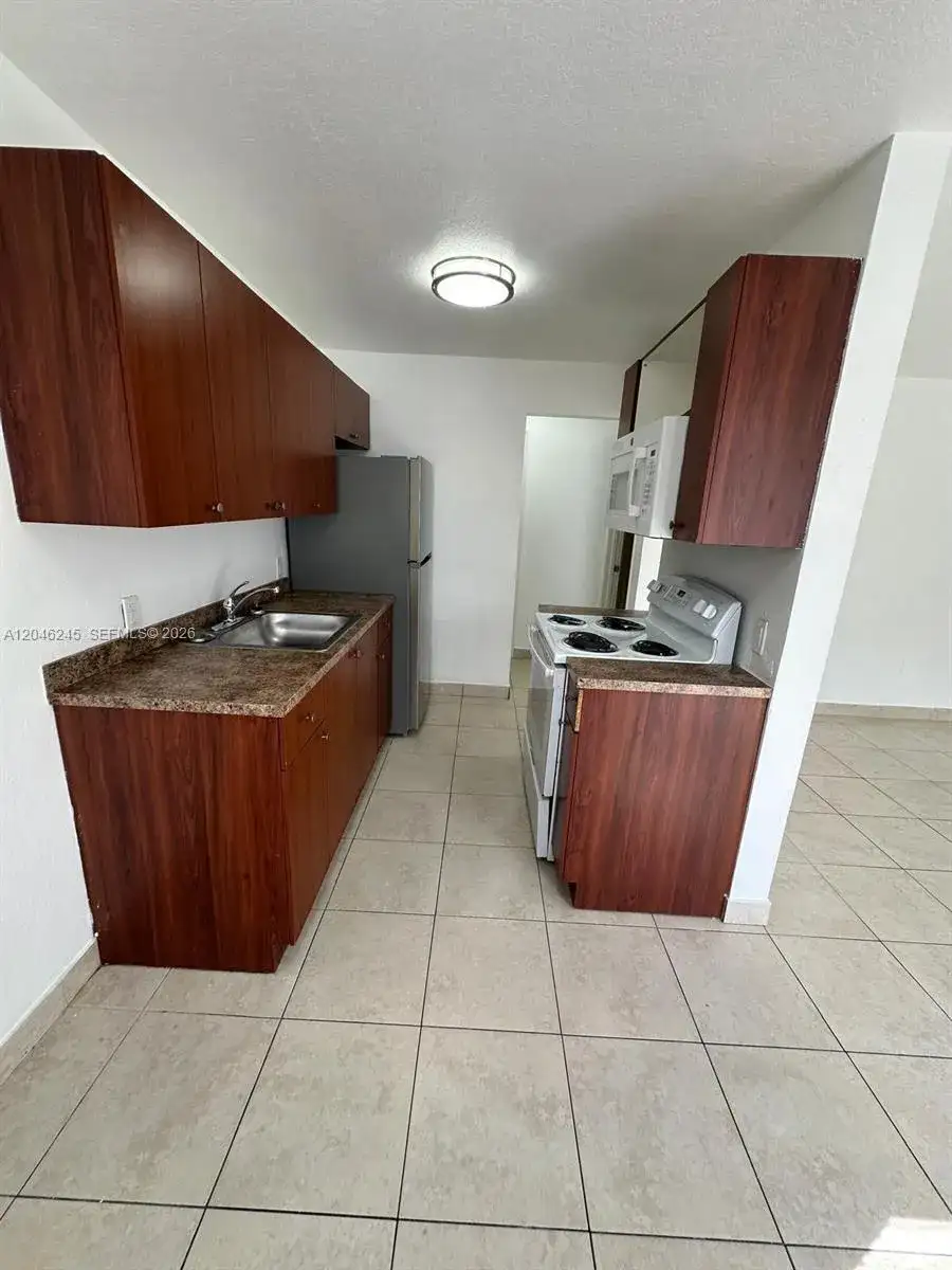 16120 NE 19th Pl # 3, North Miami Beach FL 33162 photo 5