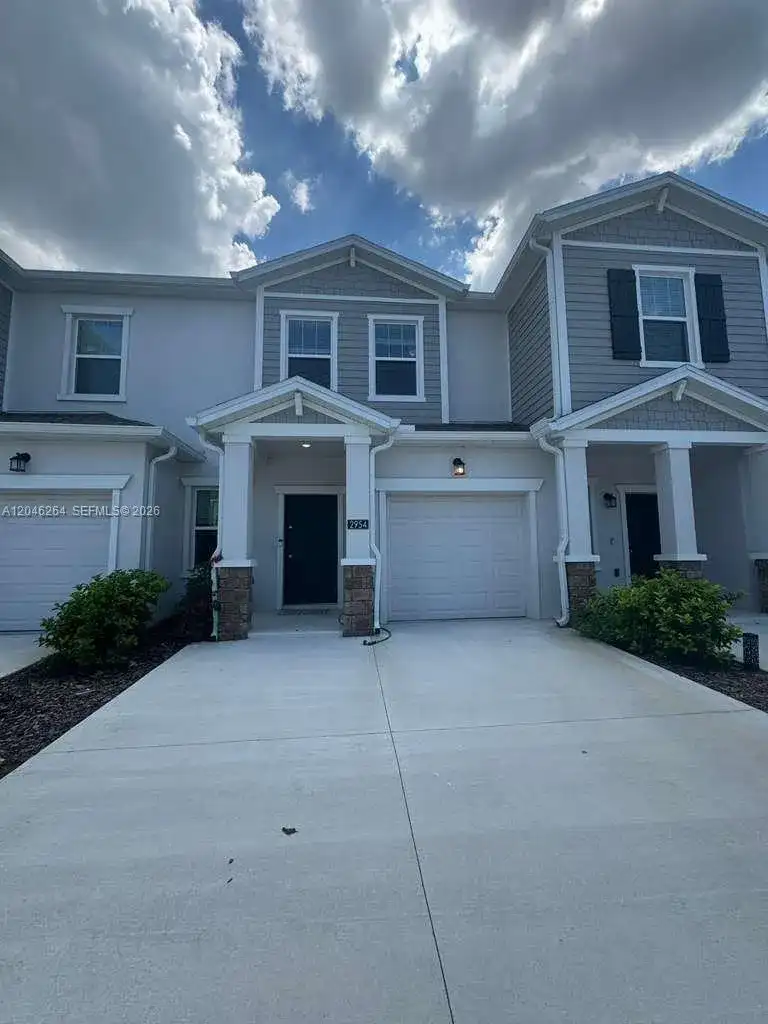 2954 Savoir Ave, Davenport FL 33837