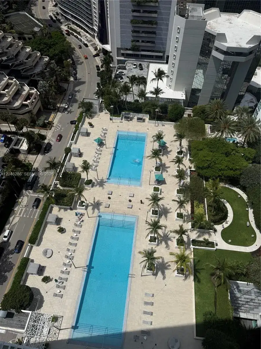 950 Brickell Bay Dr # 2907, Miami FL 33131 photo 2