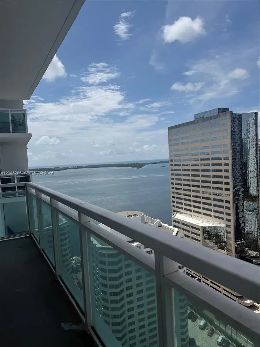 950 Brickell Bay Dr # 2907, Miami FL 33131 photo 4