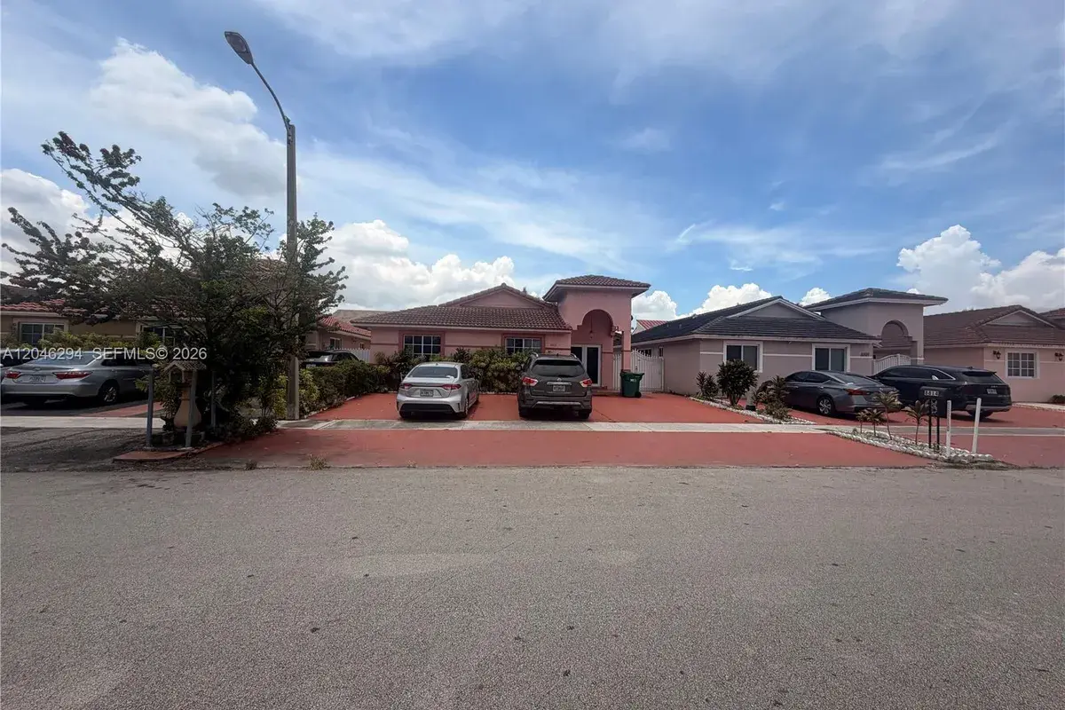 8814 NW 109th Ter, Hialeah Gardens FL 33018