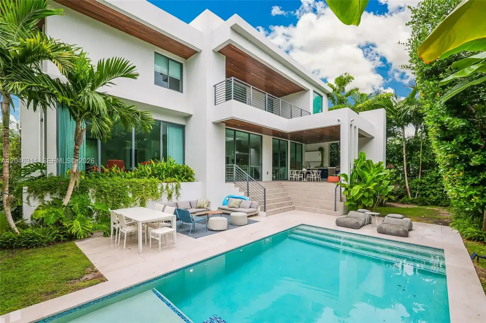 445 Ridgewood Rd, Key Biscayne FL 33149