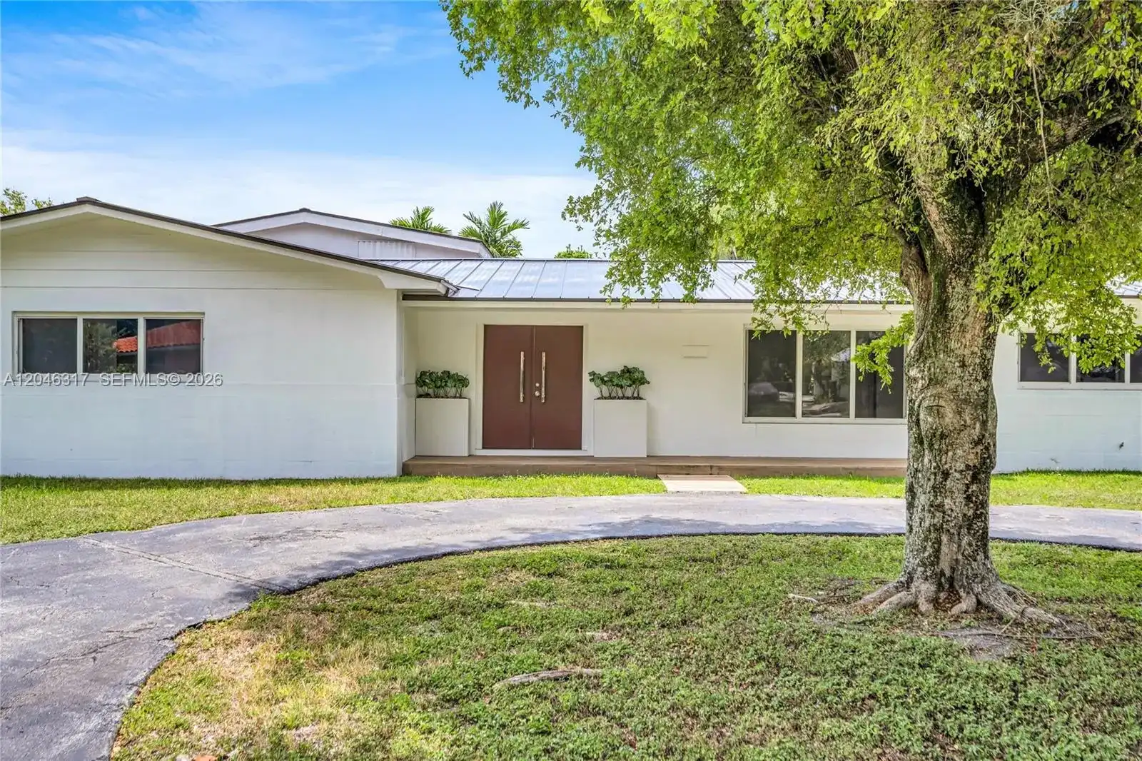12525 SW 68th Ct, Pinecrest FL 33156