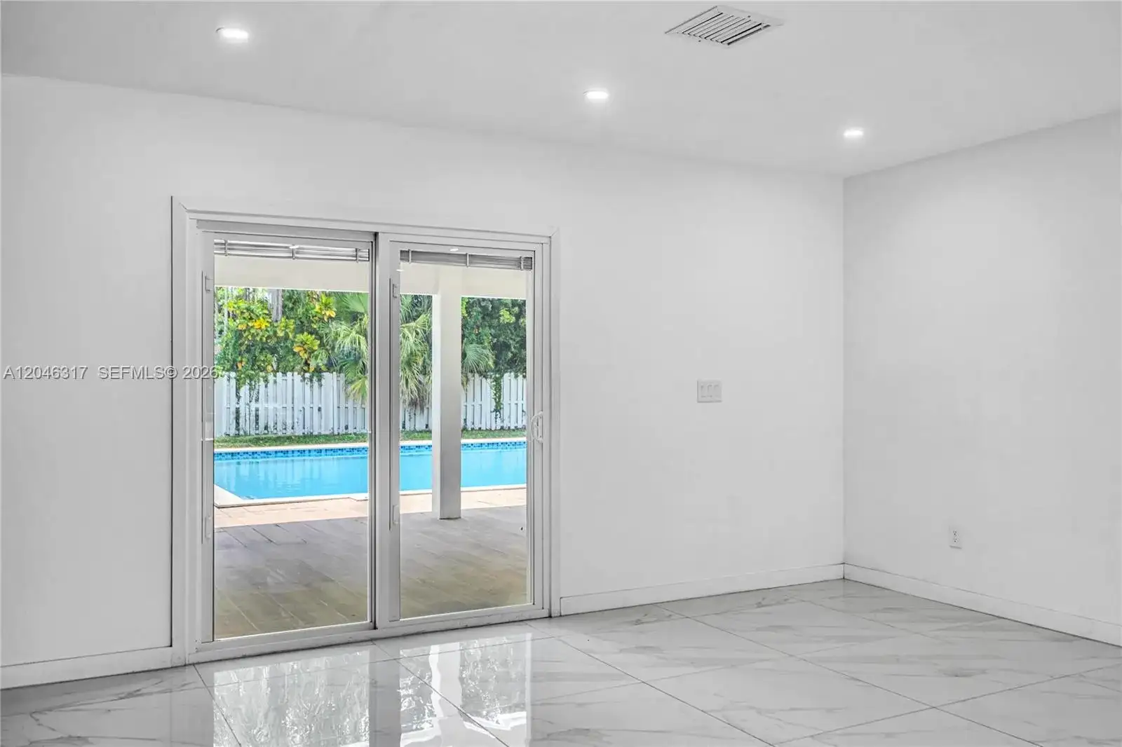 12525 SW 68th Ct, Pinecrest FL 33156 photo 5