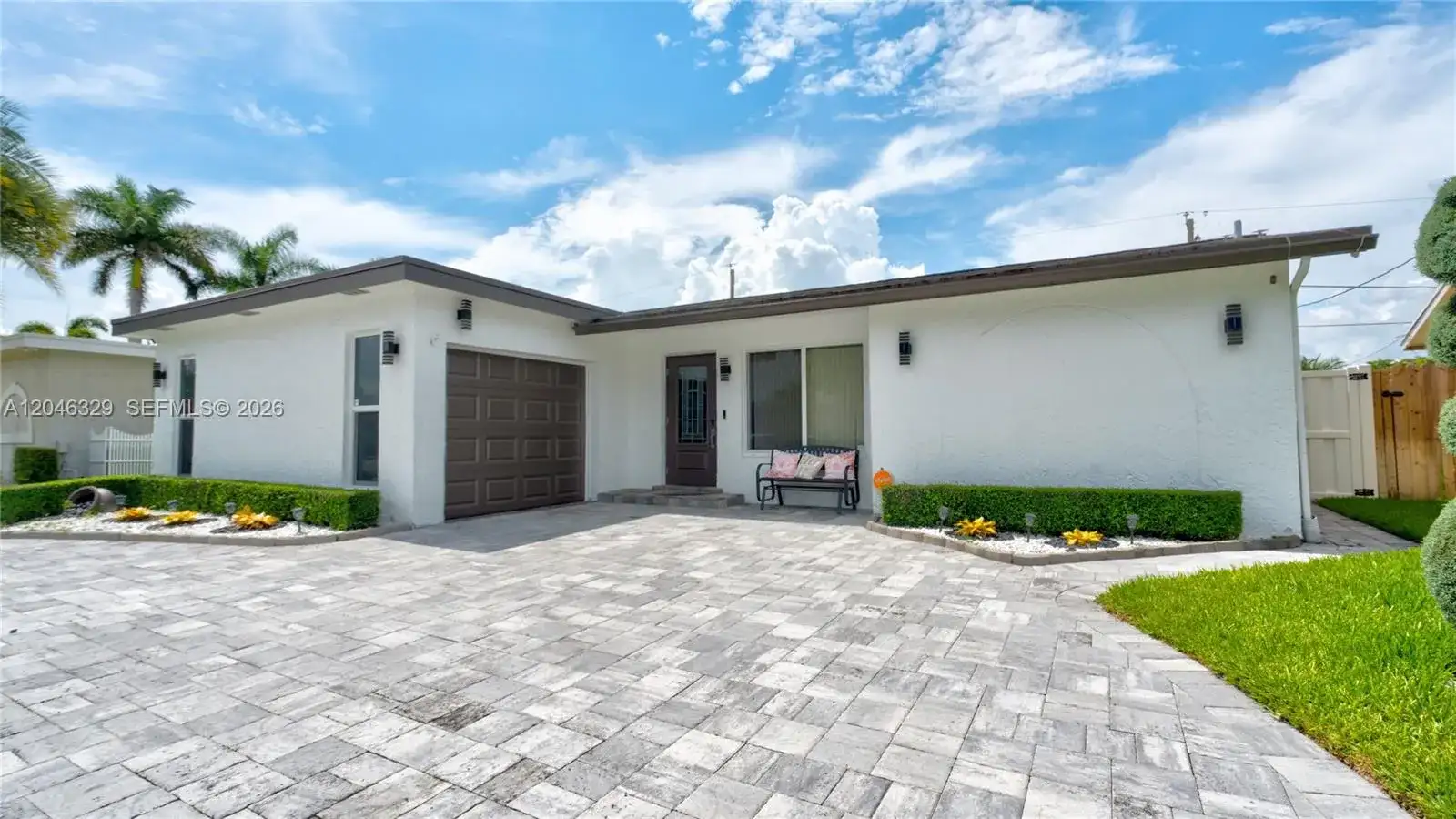 11370 NW 46th Pl, Sunrise FL 33323 photo 2