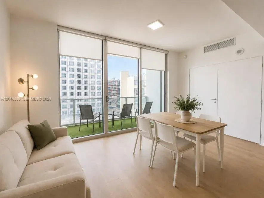 300 S Biscayne Blvd # 1503, Miami FL 33131