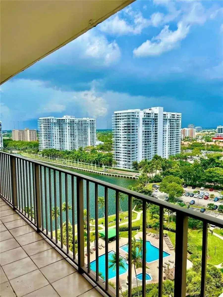 18151 NE 31st Ct # 1704, Aventura FL 33160 photo 4