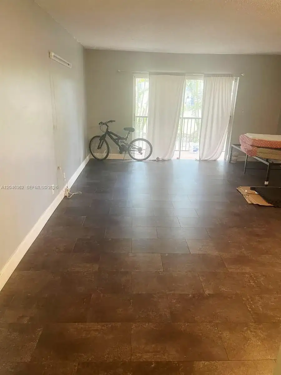 5961 N Falls Cir Dr # 109, Lauderhill FL 33319 photo 2