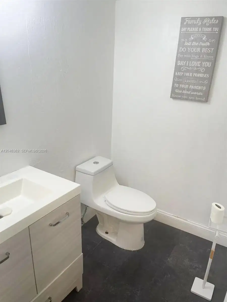 5961 N Falls Cir Dr # 109, Lauderhill FL 33319 photo 3