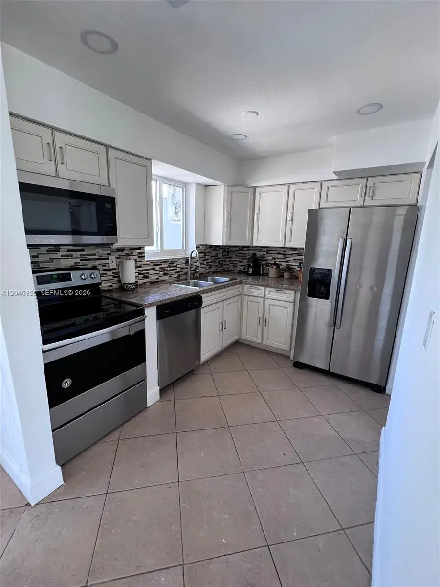 600 N 70th Ter, Hollywood FL 33024