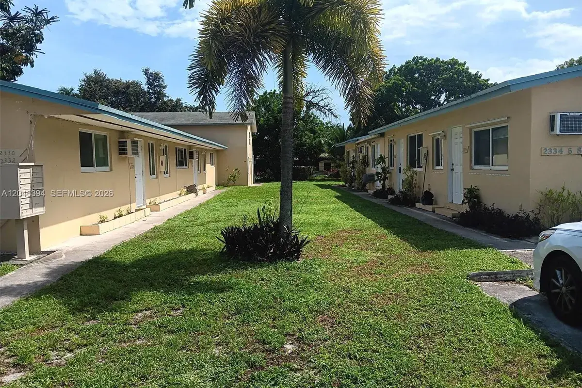 2334 Grant St # 2336, Hollywood FL 33020