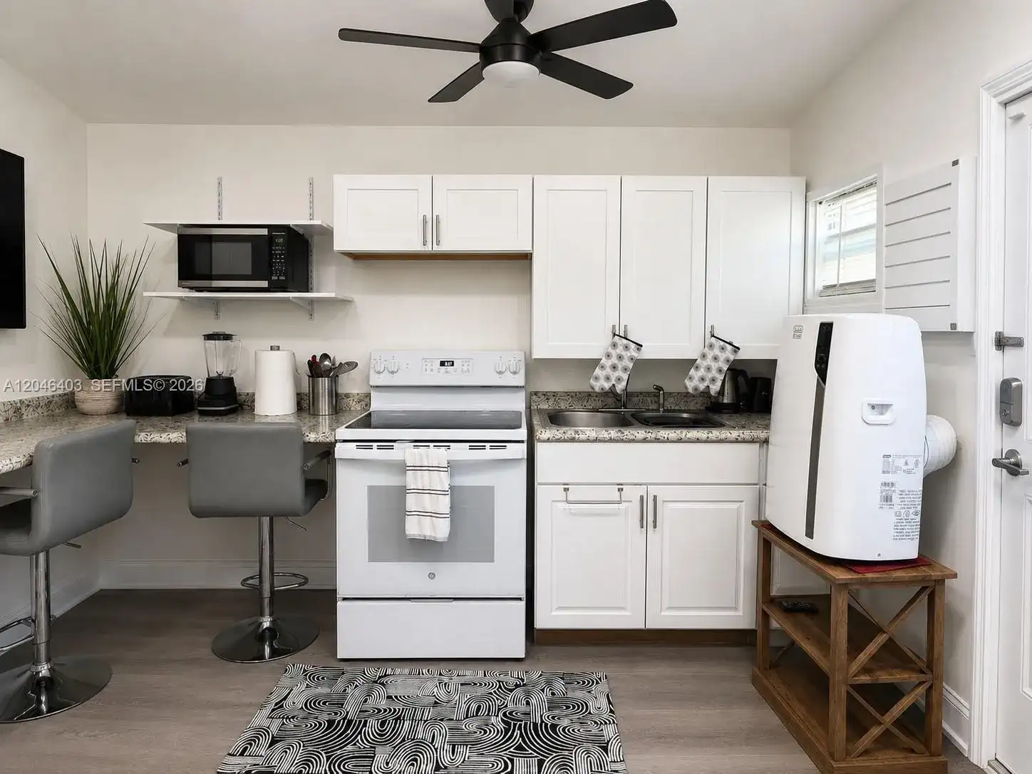 6118 Mayo St # 3, Hollywood FL 33023 photo 4