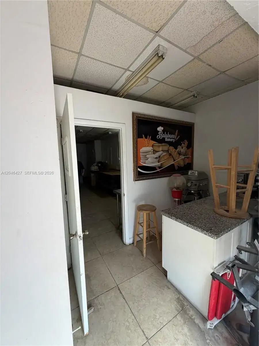 1262 Palm Ave, Hialeah FL 33010 photo 2