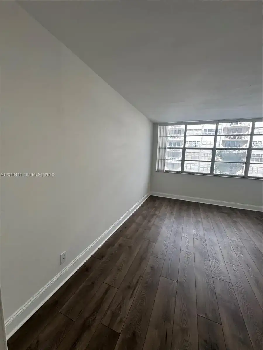 16710 NE 9th Ave # 305, North Miami Beach FL 33162 photo 3