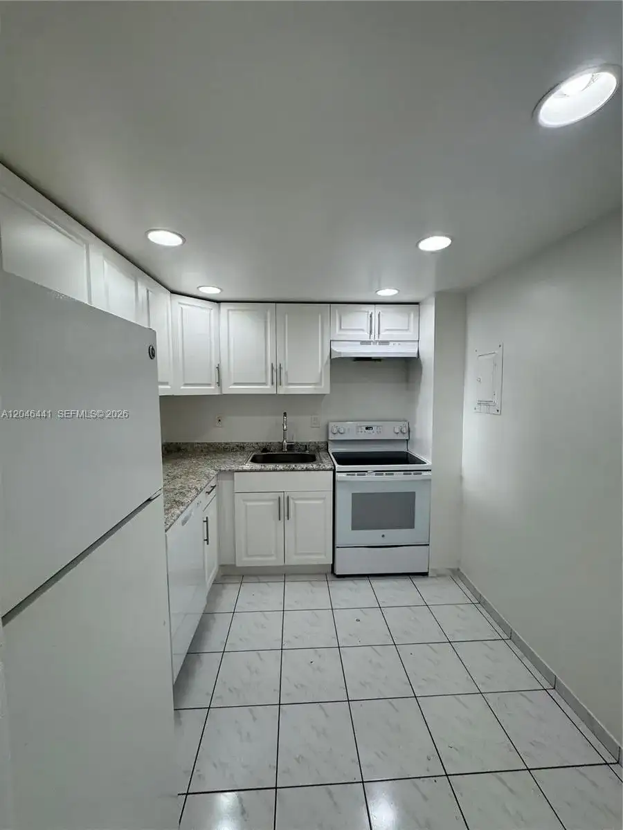 16710 NE 9th Ave # 305, North Miami Beach FL 33162 photo 4