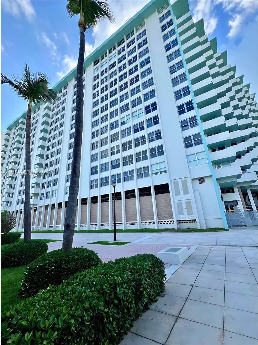 2899 Collins Ave # 905, Miami Beach FL 33140