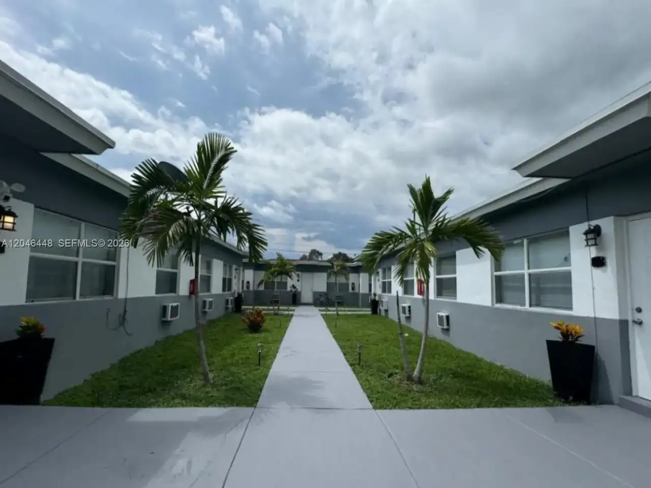 2300 Douglas St # 1, Hollywood FL 33020
