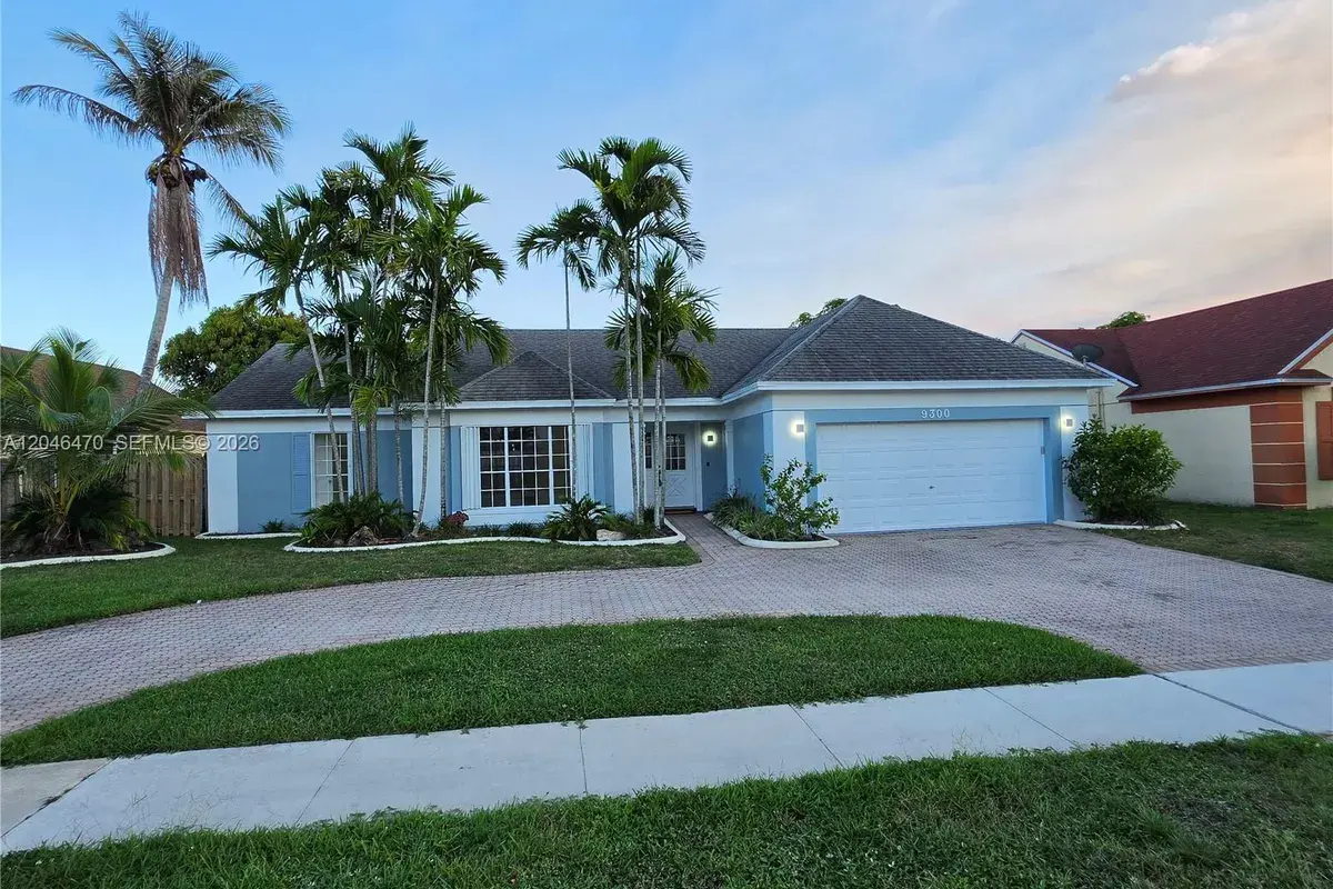 9300 Dunhill Dr, Miramar FL 33025