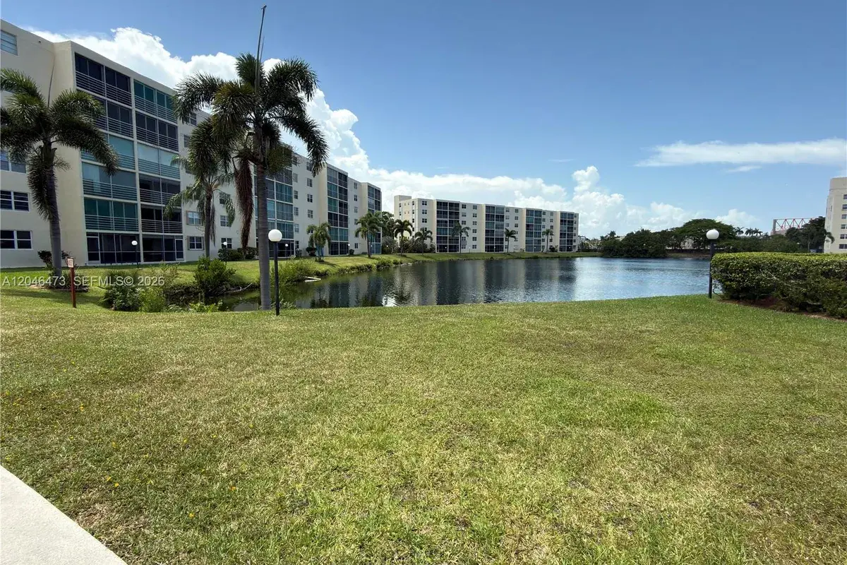 141 SE 3rd Ave # 106, Dania Beach FL 33004