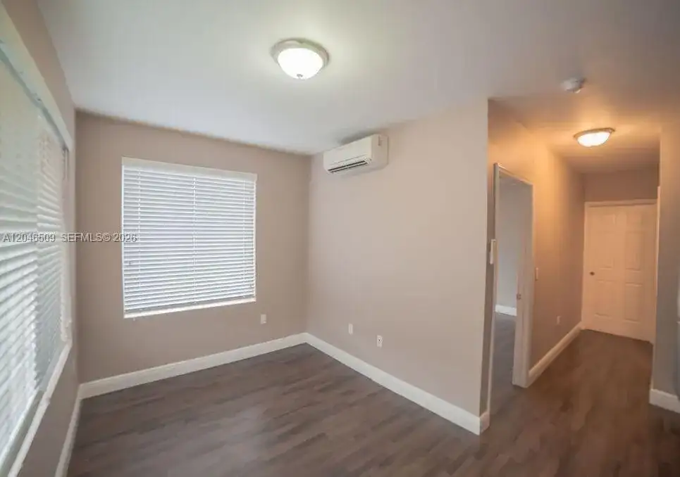 1752 NW 1st St # 1, Miami FL 33125 photo 2