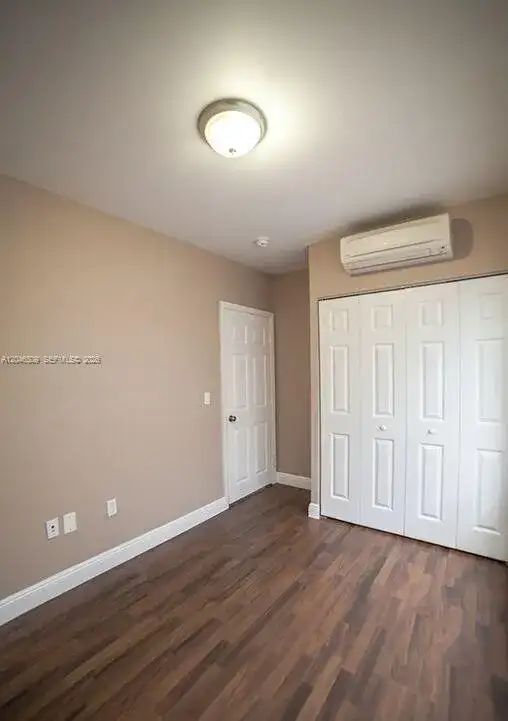 1752 NW 1st St # 1, Miami FL 33125 photo 3