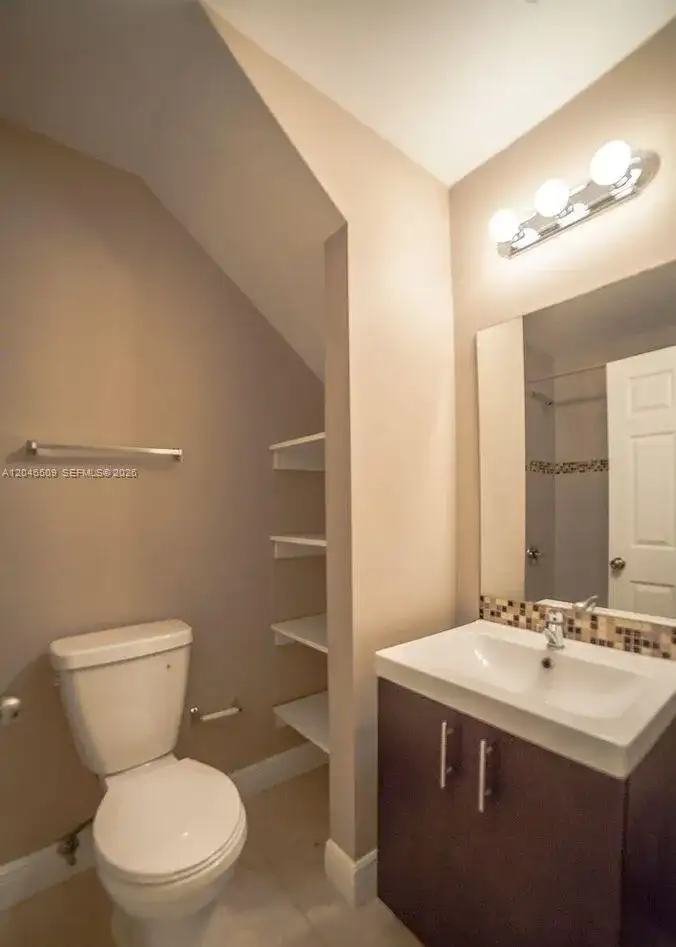 1752 NW 1st St # 1, Miami FL 33125 photo 4
