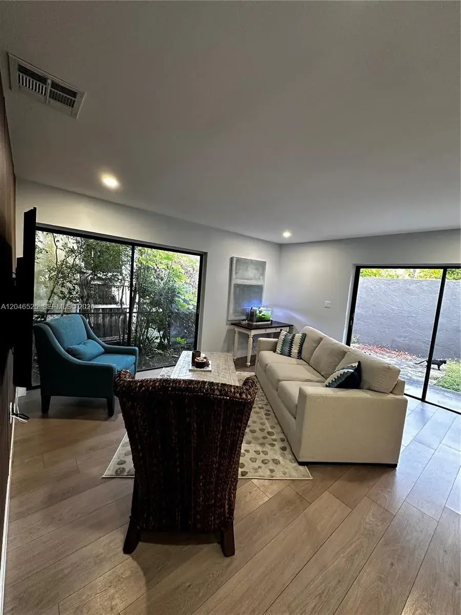 3793 SW 28th St # 3793, Miami FL 33134