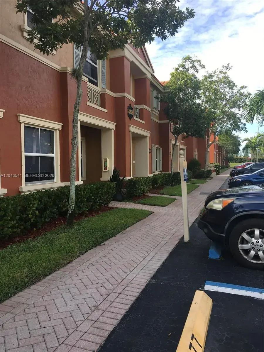 11528 NW 60th Ter # 477, Doral FL 33178