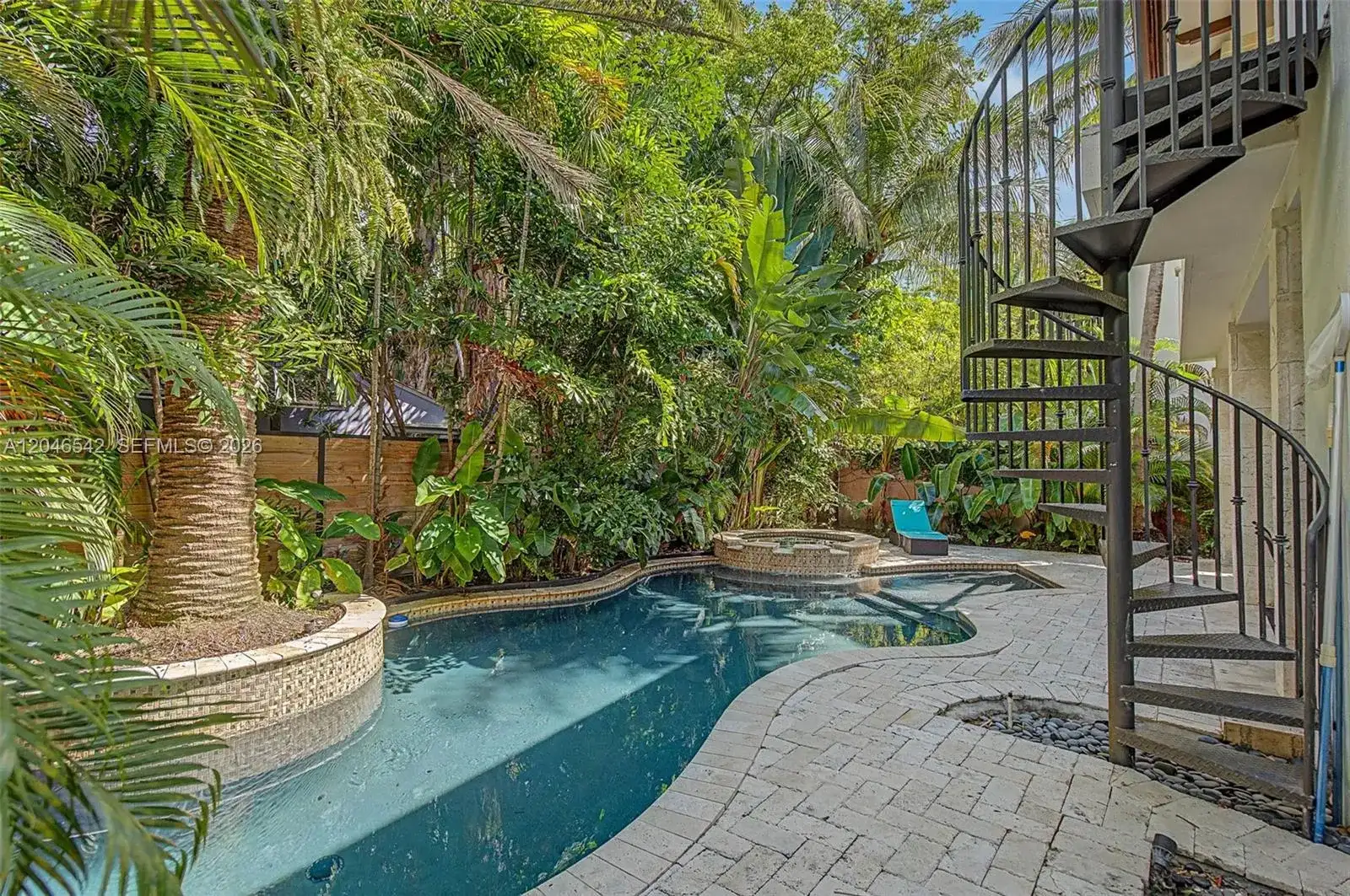2561 Trapp Ave, Miami FL 33133 photo 3