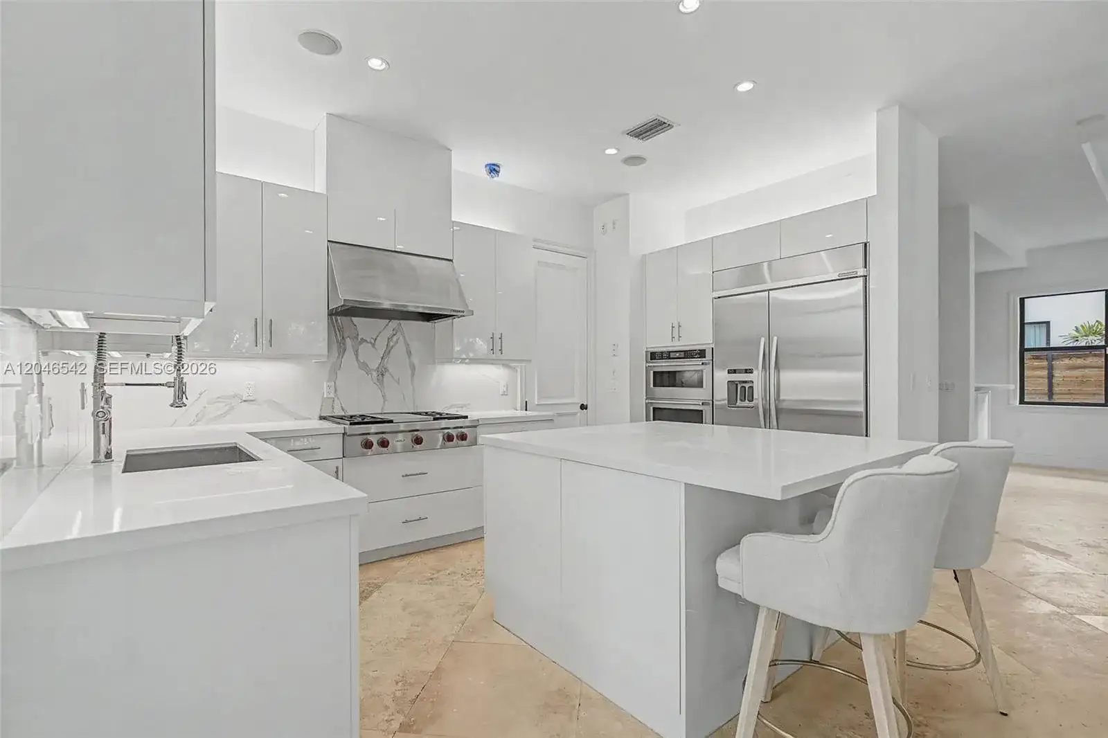 2561 Trapp Ave, Miami FL 33133 photo 5