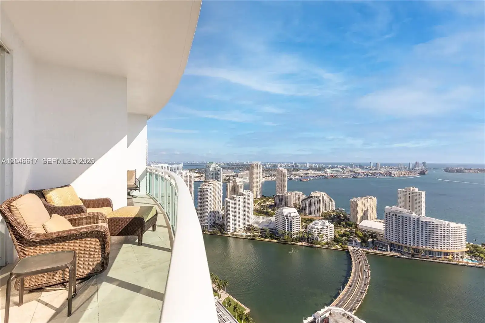 950 Brickell Bay Dr # 5011, Miami FL 33131 photo 4