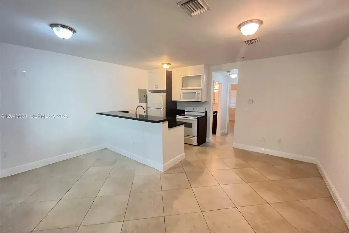 1034 Lenox Ave # 4, Miami Beach FL 33139